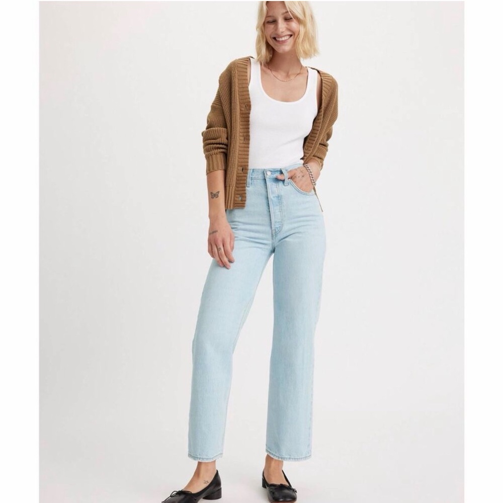 Levi’s light wash premium wedgie straight Blue Women's Jeans NWOT size 25